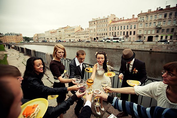 ФОТО-ВИДЕОсъемка свадеб в СПб. Приятные цены. deminvideo.ru&nbsp;Фото-видеосъемка в Петербурге. Deminvideo.ru : 