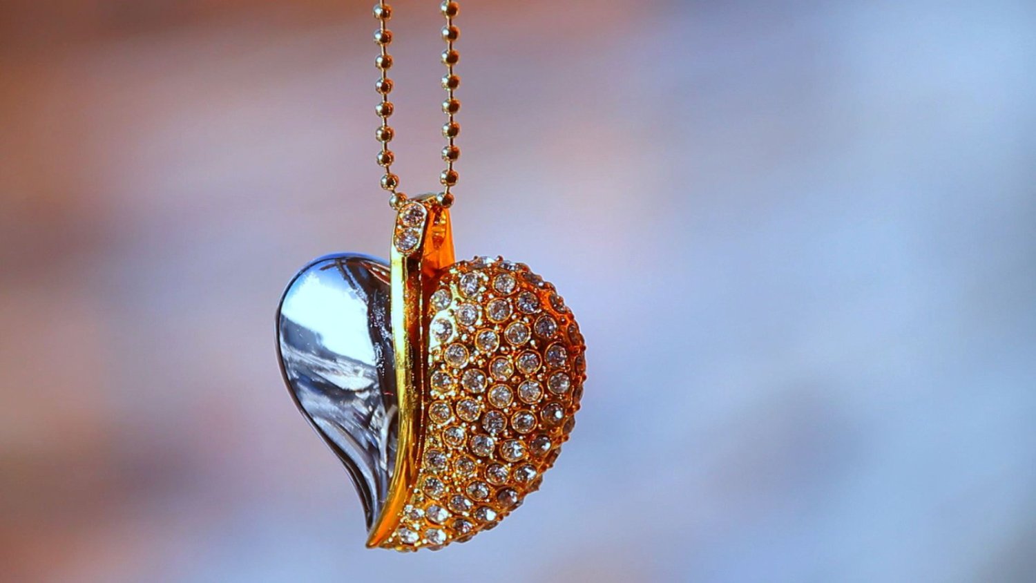 Наш подарок для Вас!&nbsp;Видеооператор Антон Голубев : 