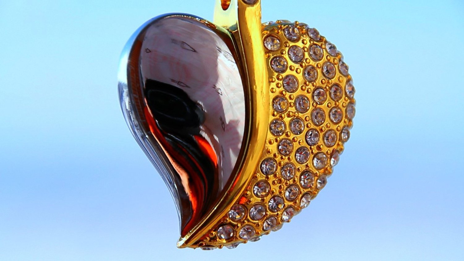 Наш подарок для Вас!&nbsp;Видеооператор Антон Голубев : 