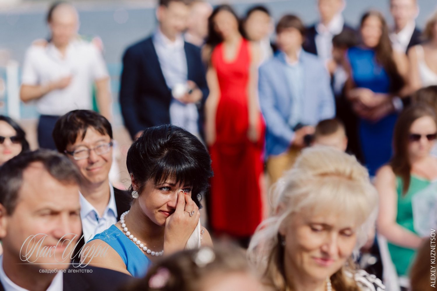 Красные ягоды на синем бархате Ильи и Дианы&nbsp;Свадебное агентство "ЛакШерри" : 