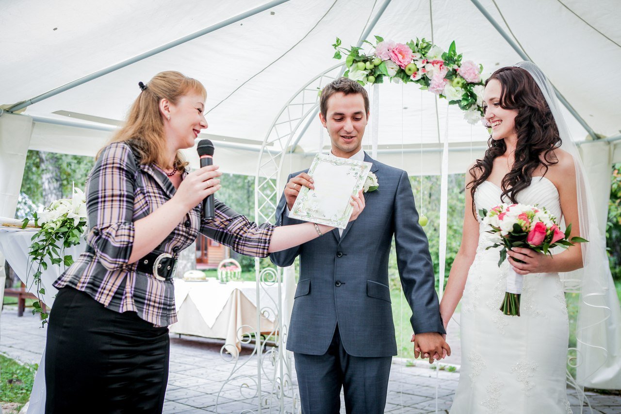 Выездная регистрация брака.&nbsp;Ведущая выездных свадебных регистраций Анна Репина : 