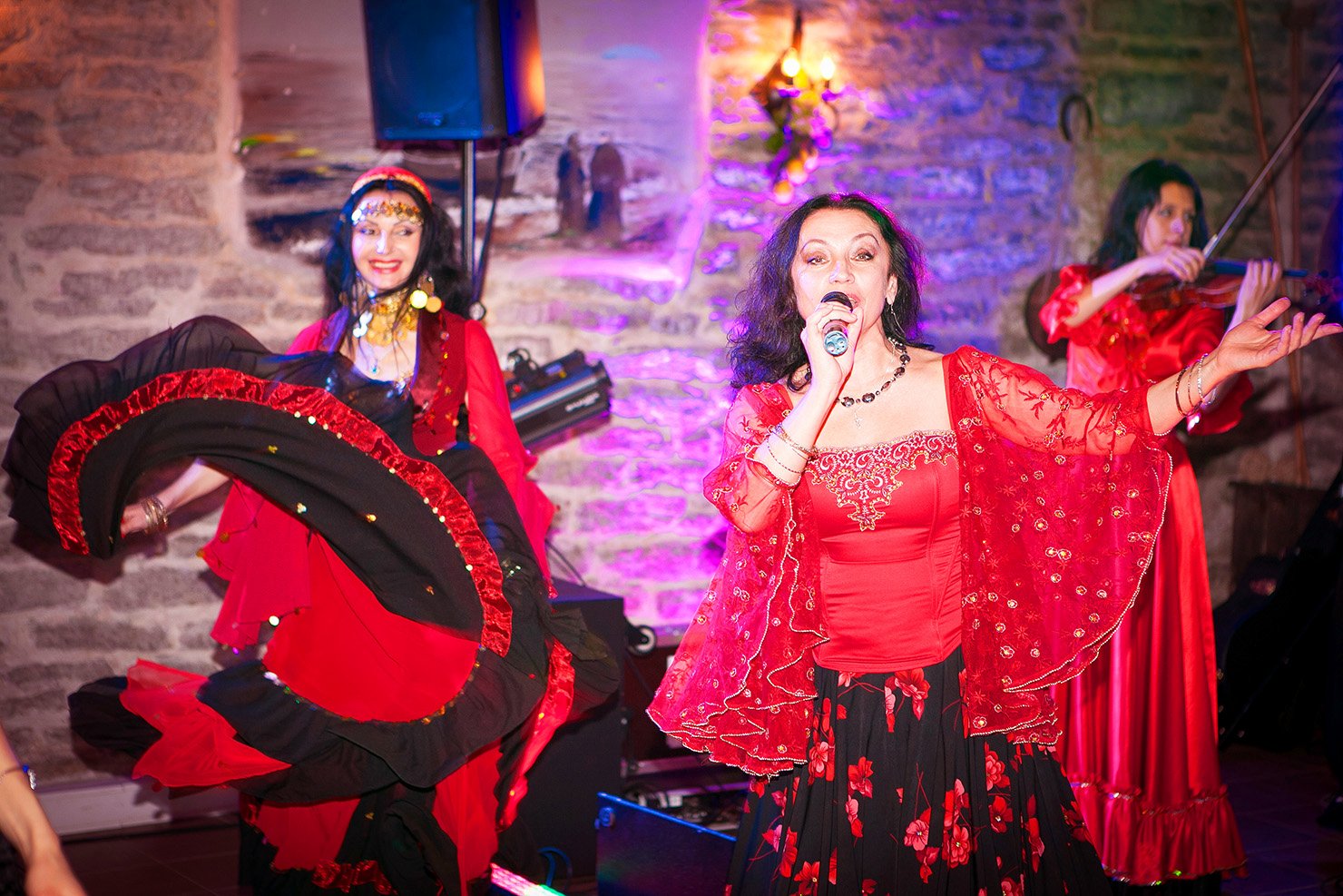 Цыганский профессиональный этнический ансамбль "Золотая Подкова"&nbsp;Gypsy ensemble "Golden Horseshoe" : 