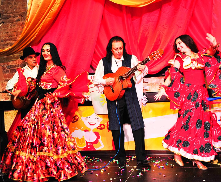 Цыганский профессиональный этнический ансамбль "Золотая Подкова"&nbsp;Gypsy ensemble "Golden Horseshoe" : 