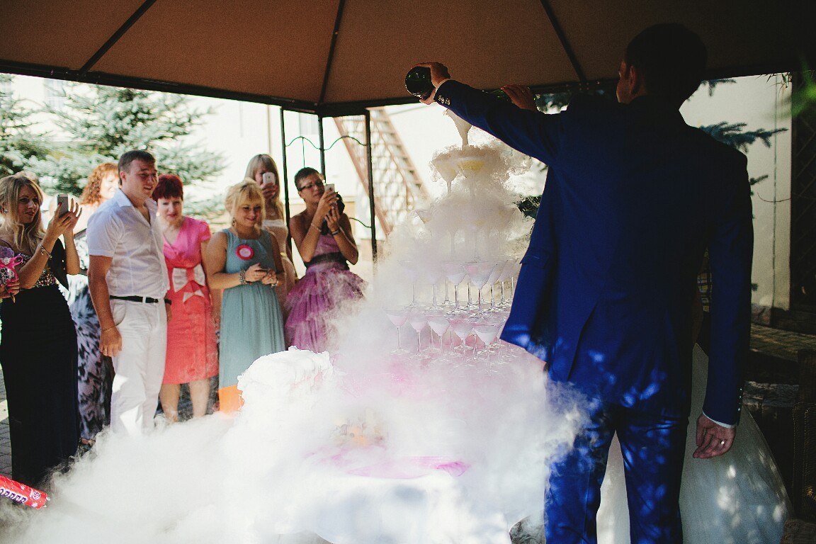 Ведущий на свадьбу Андрей Весельчаков&nbsp;Ведущий Андрей Весельчаков : 