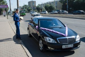 логотип Свадебные автомобили и автобусы